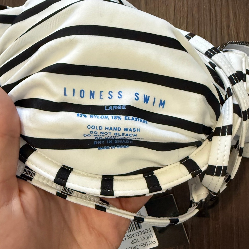 Lioness Women's Swim Porcelain Stripe Rosette Bikini Set Zuma Bottoms Sz L NWT - Picture 10 of 11